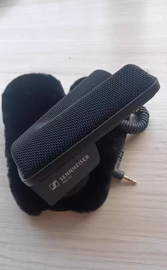 MKE 440 Compact Stereo Shotgun Microphone